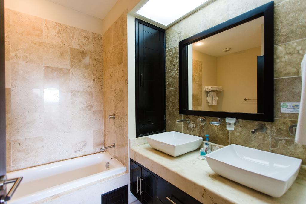 Oceanfront El Faro Surf 302 Lägenhet Playa del Carmen Exteriör bild